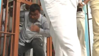 মুকুলের ঘাড়ে দায় চাপিয়েও ছাড় পেলেন না,নারদকাণ্ডে ২৯ অক্টোবর পর্যন্ত হাজতে মির্জা