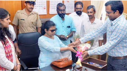 ದೇಶದ ಮೊದಲ ದೃಷ್ಠಿ ಹೀನ ಐಎಎಸ್‌ ಅಧಿಕಾರಿ ಹೆಗ್ಗಳಿಕೆಗೆ ಪ್ರಾಂಜಲ್ ಪಾತ್ರ