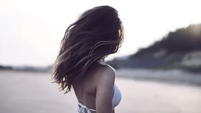 బీచ్ లో బికినీ వేసిన మహిళ.. లాక్కెళ్లిన పోలీసులు, వీడియో వైరల్