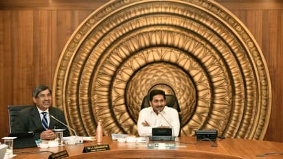 చేనేతలకు జగన్ శుభవార్త: ఆంధ్రప్రదేశ్ కేబినెట్ మీటింగ్ (ఫోటోలు)