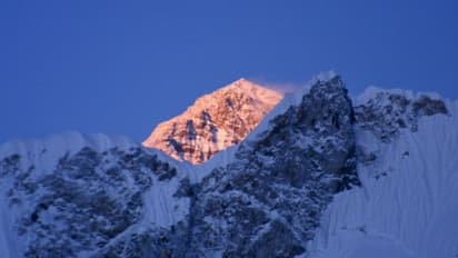 বিশ্ব জুড়ে জলবায়ু পরিবর্তনের প্রভাব, উচ্চতা কমছে মাউন্ট এভারেস্টের