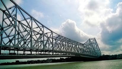 Kolkata's Howrah Bridge: Do you know these interesting facts about this iconic bridge?