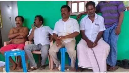 நாங்குநேரி: பணம் வினியோகம் செய்த திமுக எம்.எல்.ஏ.வுக்கு கும்மாங்குத்து... சிறைப்பிடித்த மக்கள்... அதிமுகவும் வாக்காளர்களுக்கு பணப்பட்டுவாடா!