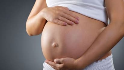 ഗര്ഭിണിയാണെന്ന് കരുതി; ഇരുപതുകാരിയുടെ വയറിനുളളില് കണ്ടെത്തിയത് മറ്റൊന്ന്...