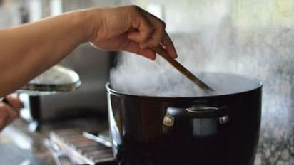 ಶಾಲೆಗೆ ಕನ್ನ: ಅಡುಗೆ ಮಾಡಿ ಊಟ ಮಾಡ್ಕೊಂಡು ಹೋದ ಕಳ್ಳರು