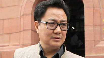 കേന്ദ്ര മന്ത്രി കിരൺ റിജ്ജുവിന്റെ കാർ ജമ്മുകശ്മീരിൽ അപകടത്തിൽപ്പെട്ടു