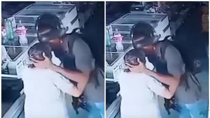 മോഷണത്തിനിടെ പേടിച്ചുവിറച്ച വൃദ്ധയോട് പണം വേണ്ടെന്ന് കള്ളന്; നെറ്റിയില് ചുംബിച്ച് മടക്കം