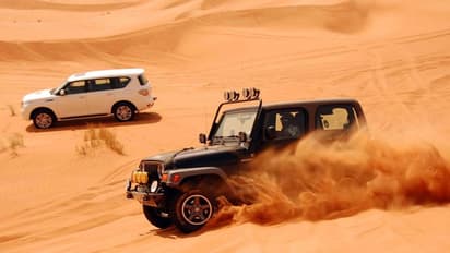 ഡെസേര്ട്ട് ഡ്രൈവിംഗിനിടെ വാഹനം മറിഞ്ഞ് മലയാളികള് മരിച്ചു