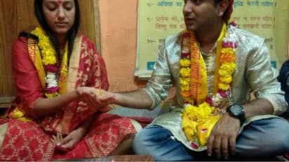 घर लौटी बेटी को देख सातवें आसमान पर पहुंचा पिता का गुस्सा, पूछा- तेरे साथ ये कौन है...चौंकाने वाला था जवाब