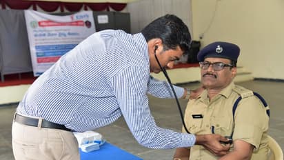 పోలీస్ అమరవీరుల వారోత్సవాలు... కర్నూల్ లో మెగా వైద్యశిబిరం