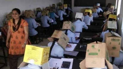 எக்ஸாமில் காப்பி அடிப்பதைத் தடுக்க இப்படி ஒரு ஐடியாவா ? மாணவர்களை கேவலப்படுத்திய கல்லூரி !!