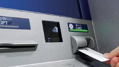 শত প্রচারেও হুঁশ ফিরছে না, প্রতারকদের খপ্পরে পড়ে ৫০ হাজার খোয়ালেন গ্রাহক