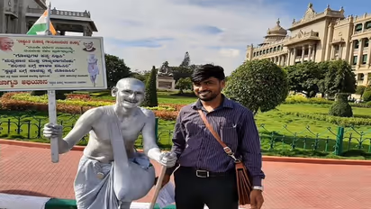 ಮುಂಡರಗಿ: ಗಾಂಧಿ ವೇಷ ತೊಟ್ಟು ಜಾಗೃತಿ ಯಾತ್ರೆ