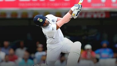 மயன்க் இரட்டை சதம்.. ரஹானே, ஜடேஜா அரைசதம்.. மறுபடியும் சிக்ஸர் மழை பொழிந்த உமேஷ் யாதவ்.. இன்னிங்ஸ் வெற்றியை நோக்கி இந்தியா