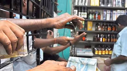 சேலத்தில் சயனைடு கலந்த மதுவை குடித்த ஒருவர் பலி; ஒருவர் கவலைக்கிடம் 