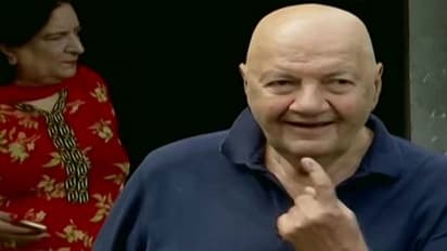 #MaharashtraAssemblyElections : ఓటేసిన వెటరన్ యాక్టర్ ప్రేమ్ చోప్రా!