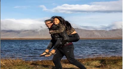 ৩ ডিগ্রি সেলসিয়াসেও বরফ জলে উষ্ণতায় মজলেন মিলিন্দ-অঙ্কিতা, দেখুন সেই নজরকাড়া ছবি