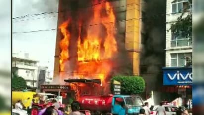 ইন্দোরের একটি হোটেলে ভয়াবহ অগ্নিকাণ্ড, ব্যাপক ক্ষতির আশঙ্কা