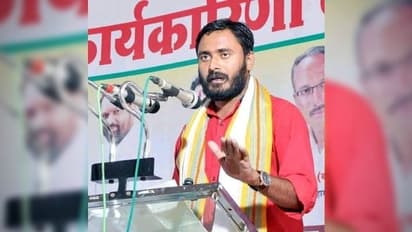 মহারাষ্ট্রের ভোটে হিংসা, গুলিবিদ্ধ কৃষক দলের প্রার্থী, তার উপরে চলল বেদম মার