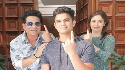 ಮಹಾರಾಷ್ಟ್ರ ವಿಧಾನಸಭೆಗೆ ಮತದಾನ: ಮತಗಟ್ಟೆಯ ಸರತಿ ಸಾಲಿನಲ್ಲಿ ಪ್ರತಿಷ್ಠಿತರು!