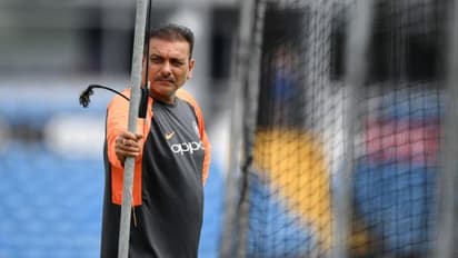 పిచ్ ఏదైనా కానీ డోంట్ కేర్, రోహిత్ డిఫరెంట్ క్లాస్: రవిశాస్త్రి