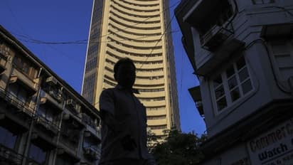 দেশের অর্থনীতি সংকটে, নতুন শিখর ছুঁল ভারতের মোট সম্পত্তির পরিমাণ