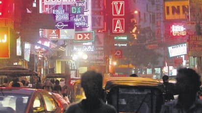 യാത്ര വാഗ്ദാനം ചെയ്ത് പണം തട്ടിയെടുത്തു, മൊബൈല് ഫോണ് പിടിച്ചുവച്ചു; സഞ്ചാരിയെ കൊള്ളയടിച്ച് ഗുണ്ടാ സംഘം