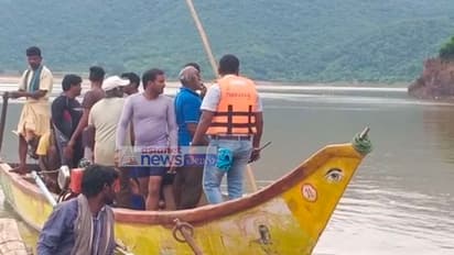 Godavari boat accident: బోటు ప్రమాదంపై కేంద్రానికి సుప్రీంకు నోటీసులు