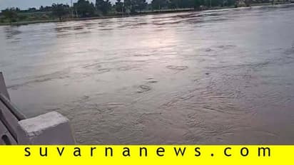 ಮಲಪ್ರಭೆ ಉಕ್ಕೇರಿ ಮುಳುಗುತ್ತಿರುವ ಐತಿಹಾಸಿಕ ಪಟ್ಟದಕಲ್ಲು ಗ್ರಾಮ