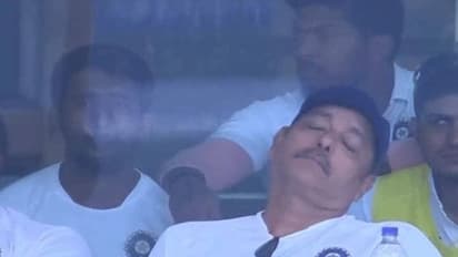 రూ.కోట్లలో జీతం నిద్రపోవడానికేనా..? రవిశాస్త్రిపై నెటిజన్ల సీరియస్