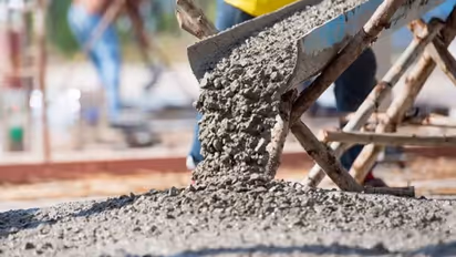 ಕಾಮಗಾರಿಯಾಗಿ ಕೆಲವೇ ತಿಂಗಳು: ಕಿತ್ತು ಬರ್ತಿದೆ ಕಾಂಕ್ರೀಟು