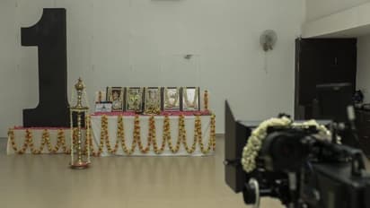 കേരളാ മുഖ്യമന്ത്രിയാകാന്‍ മമ്മൂട്ടി; വൺ സിനിമയുടെ പൂജാ ചിത്രങ്ങള്‍ കാണാം