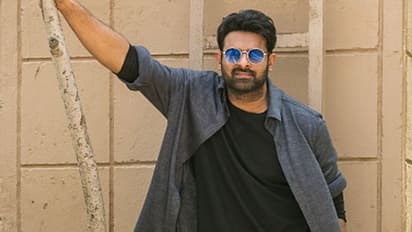 ప్రభాస్ ఫ్యాన్స్ కు మండి..బ్యాన్ కై డిమాండ్,దిగివచ్చి రిప్లై