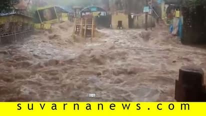 ಮಹಾಮಳೆಗೆ  ಮುಳುಗಿದ  ಸವದತ್ತಿ ಯಲ್ಲಮ್ಮ ದೇವಸ್ಥಾನ: ಕಂಗಾಲಾದ ಭಕ್ತರು