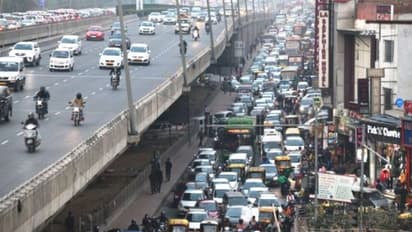 విదేశాలకు మోటారు సైకిళ్లు, స్కూటర్ల ఎగుమతులు....