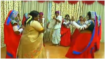 பழங்குடியினருடன் தமிழிசை அசத்தல் நடனம்... வைரலாகும் வீடியோ..!