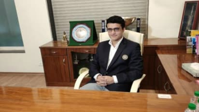 బీసీసీఐ అధ్యక్షుడిగా గంగూలీ ధరించిన బ్లేజర్ ప్రత్యేకత ఇదే..