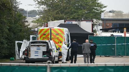 উত্তর পূর্ব ইংল্যান্ডে লরি থেকে উদ্ধার ৩৯টি দেহ, দানা বাঁধছে রহস্য