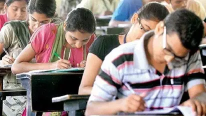 ಕನ್ನಡಿಗರಿಗೆ ಕ್ಲರ್ಕ್ ಪರೀಕ್ಷೆಯಲ್ಲೂ ‘ಕೇರಳ’ ತಾರತಮ್ಯ!