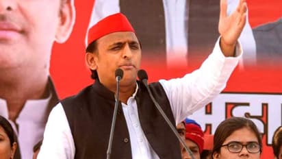 कार्यकर्ताओं में जोश भरने को फिर साइकिल में पैडल मारेंगे अखिलेश