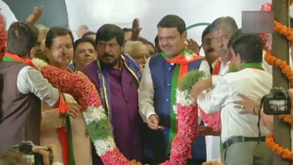 ಶಾಸಕಾಂಗ ಪಕ್ಷದ ನಾಯಕರಾಗಿ ದೇವೇಂದ್ರ ಮರು ಆಯ್ಕೆ: ಠಾಕ್ರೆಗೆ ಧನ್ಯವಾದ ಎಂದ ಫಡ್ನವೀಸ್!