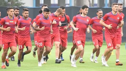 ঘরের মাঠে ‘দর্শক’ চিন্তায় হাভাস, যুবভারতীতে এটিকের সামনে নিজামের শহর