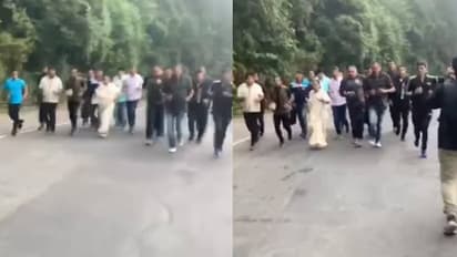 പ്രകൃതിയെ സംരക്ഷിക്കണം; പത്ത് കിലോമീറ്റർ ഓടി ബംഗാള് മുഖ്യമന്ത്രിയുടെ ബോധവൽക്കരണം