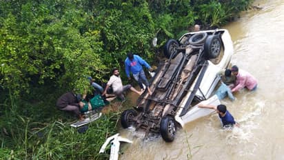 ಬೆಂಗಳೂರಿನ ಕಾರು ಚಿಕ್ಕಮಗಳೂರಿನಲ್ಲಿ ಉರುಳಿ ಬಿದ್ದು ಮೂವರು ಸಾವು