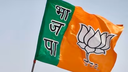 ಕಾಂಗ್ರೆಸ್ಗೆ ಭಾರಿ ಆಘಾತ: ಬಿಜೆಪಿ ಸೇರಿದ 62 ‘ಕೈ’ ಮುಖಂಡರು