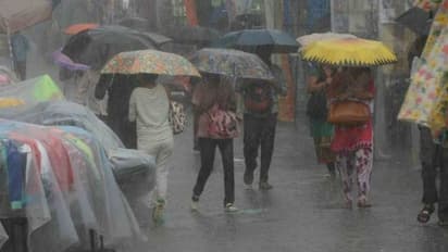 தீபாவளியன்னைக்கு இந்த 4 மாவட்டங்களில் கண்டிப்பா மழை பெய்யுமாம் ! எந்தெந்த மாவட்டங்களில் தெரியுமா ?