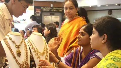 घर में रखा सोना बन सकता है मुसीबत, टैक्स लगाने की तैयारी में सरकार