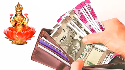 প্রতি বৃহস্পতিবার বাড়িতে এই নিয়ম পালন করলে, আর্থিক উন্নতি ঘটে সংসারের