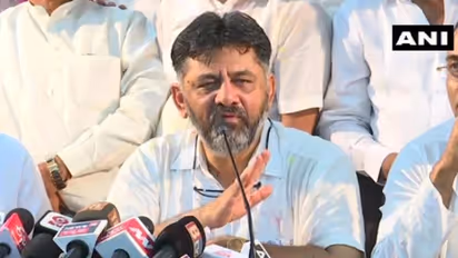 'തെറ്റ് ചെയ്തിട്ടുണ്ടെങ്കിൽ അവരെന്നെ തൂക്കിലേറ്റട്ടെ, നിശബ്ദനായിരിക്കാൻ തയ്യാറല്ല': ഡി കെ ശിവകുമാർ