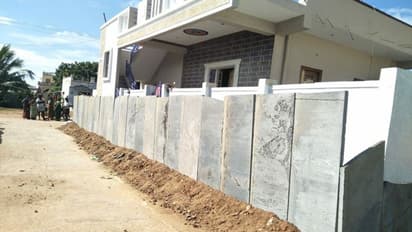 టీడీపీ నేత ఇంటి చూట్టూ నాపా రాళ్ళు పాతిన వైసీపీ నేత!